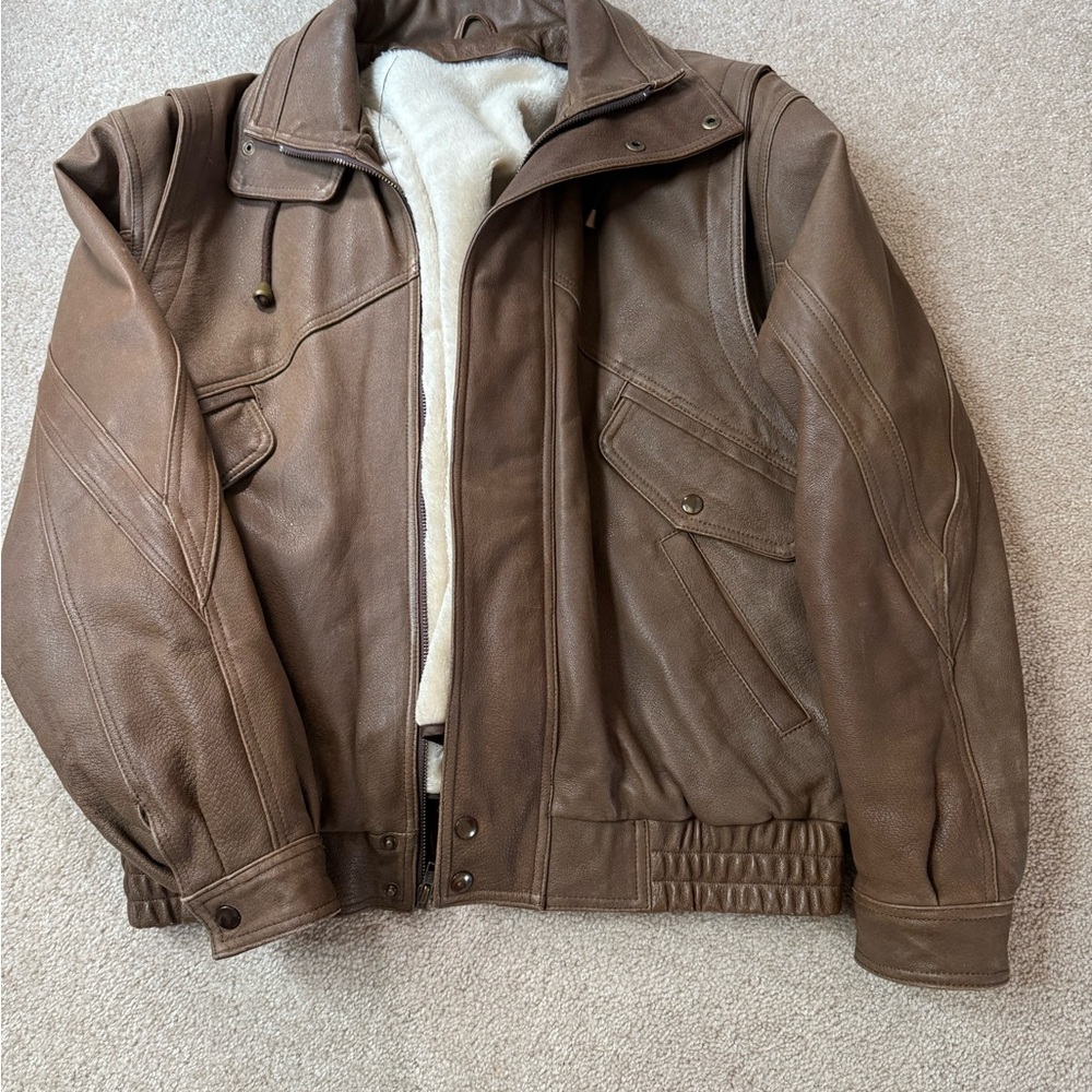 Vintage brown leather bomber jacket, M